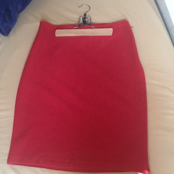 St John Knit Pencil Skirt - Picture 2 of 9